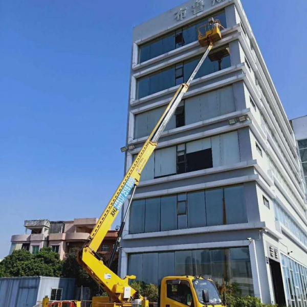 路灯车